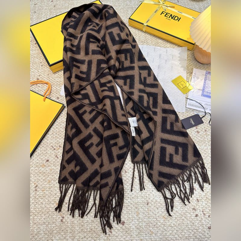 市面最好的貨，歡迎對比VS極品 Fendi今年最火的圍巾 全世界都在搶的老花FF