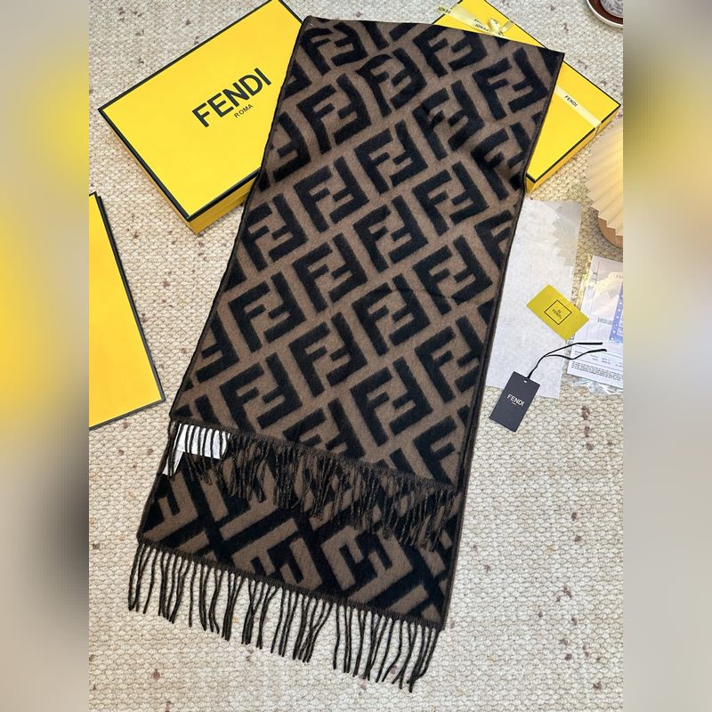 市面最好的貨，歡迎對比VS極品 Fendi今年最火的圍巾 全世界都在搶的老花FF