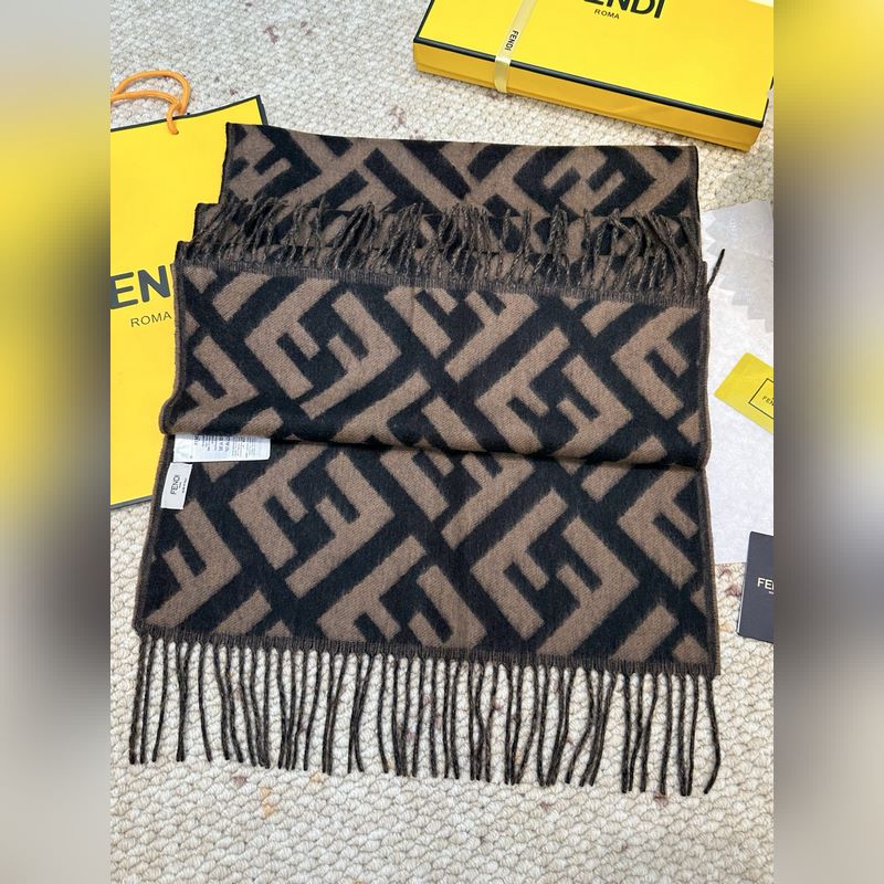 市面最好的貨，歡迎對比VS極品 Fendi今年最火的圍巾 全世界都在搶的老花FF