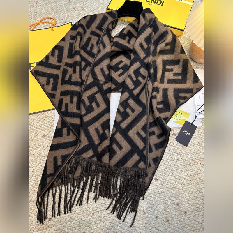 市面最好的貨，歡迎對比VS極品 Fendi今年最火的圍巾 全世界都在搶的老花FF