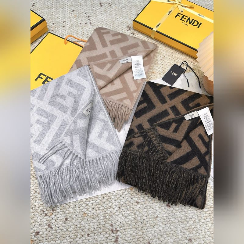 市面最好的貨，歡迎對比VS極品 Fendi今年最火的圍巾 全世界都在搶的老花FF