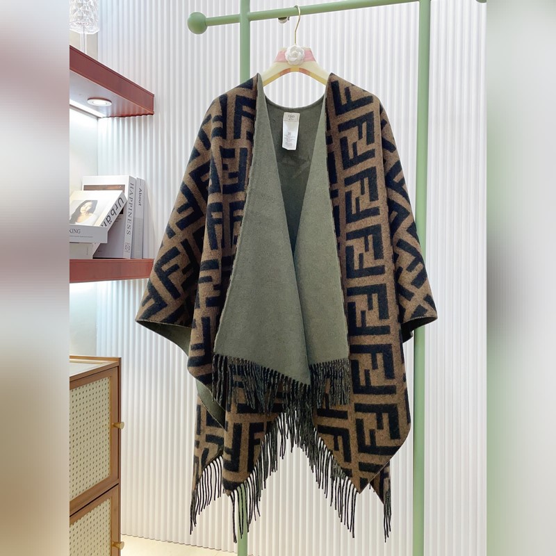 [高品質(zhì)]芬迪Fendi重磅FF字母元素羊毛鬥篷，專櫃新色 F主打的鬥篷，專櫃也