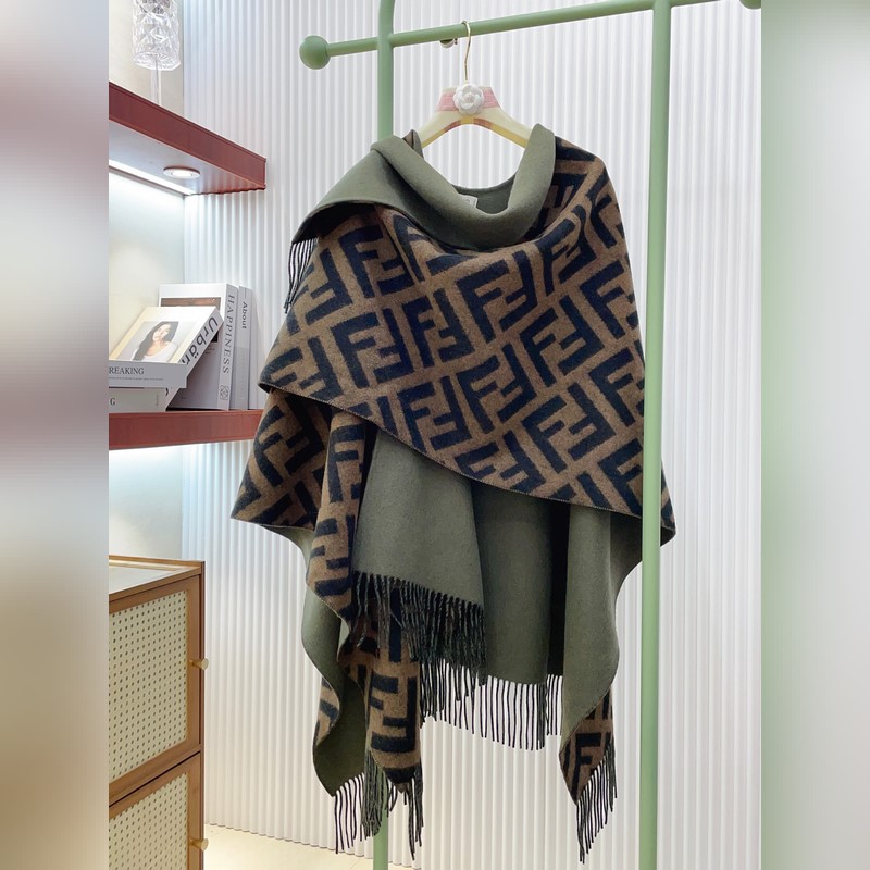 [高品質(zhì)]芬迪Fendi重磅FF字母元素羊毛鬥篷，專櫃新色 F主打的鬥篷，專櫃也