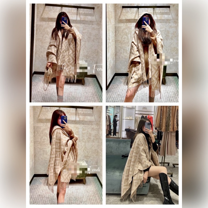 同步專櫃！Fendi限量款連帽鬥篷披肩]重磅！！純羊絨打造！！此款FF披風是Fe