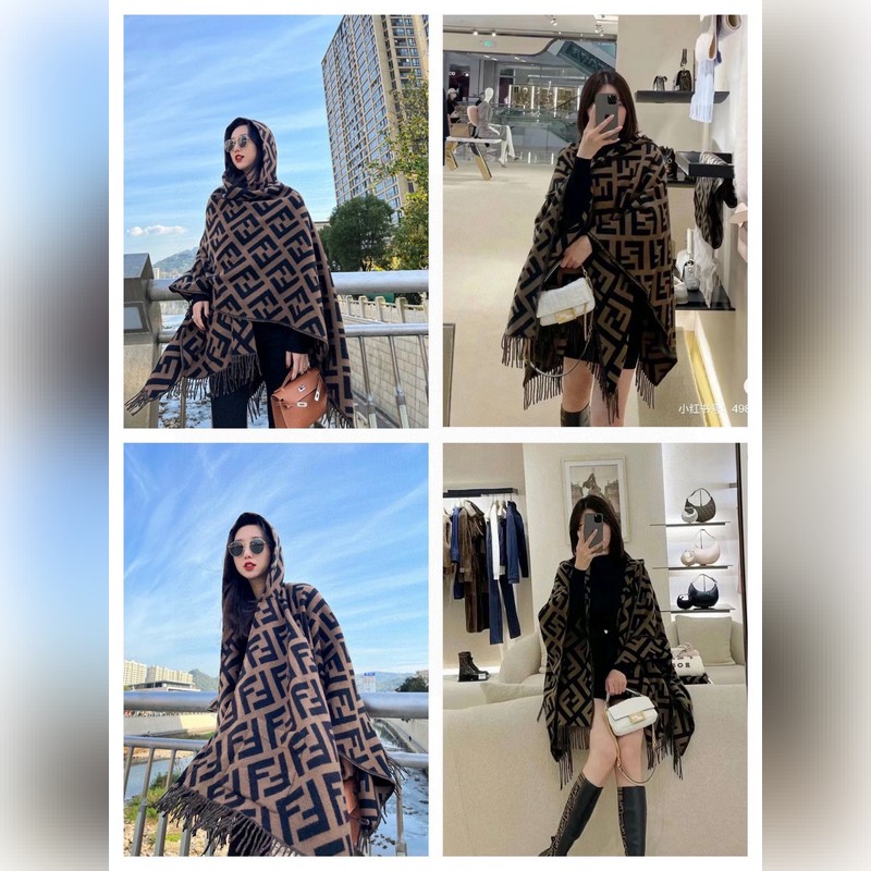 同步專櫃！Fendi限量款連帽鬥篷披肩]重磅！！純羊絨打造！！此款FF披風是Fe