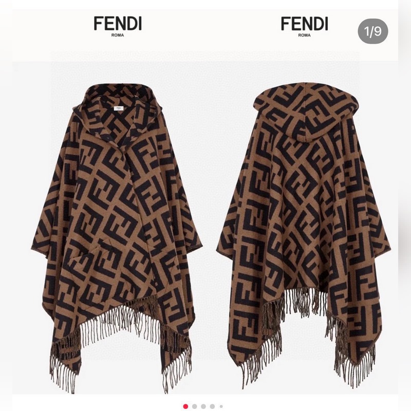 同步專櫃！Fendi限量款連帽鬥篷披肩]重磅！！純羊絨打造！！此款FF披風是Fe