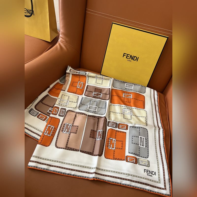 原單品質！ 這恐怕是FENDI本年度最好看的絲巾沒有之一了！滿身印有不同尺寸的F