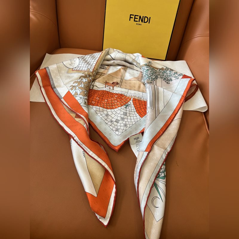 Fendi方形圍巾 桑蠶絲斜紋布材質。采用定制的 Walking around