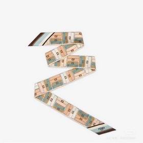 芬迪最讓人心動的絲巾終于出來啦，超有辨識 FENDI雙面佩戴束發帶絲巾 雙面可穿