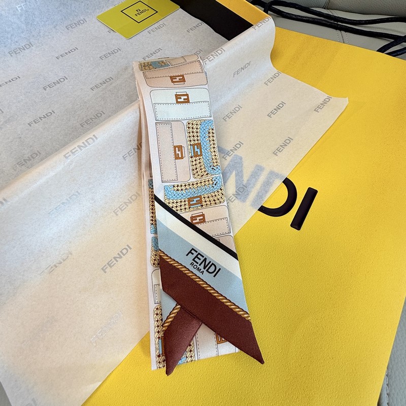 芬迪最讓人心動的絲巾終于出來啦，超有辨識 FENDI雙面佩戴束發帶絲巾 雙面可穿