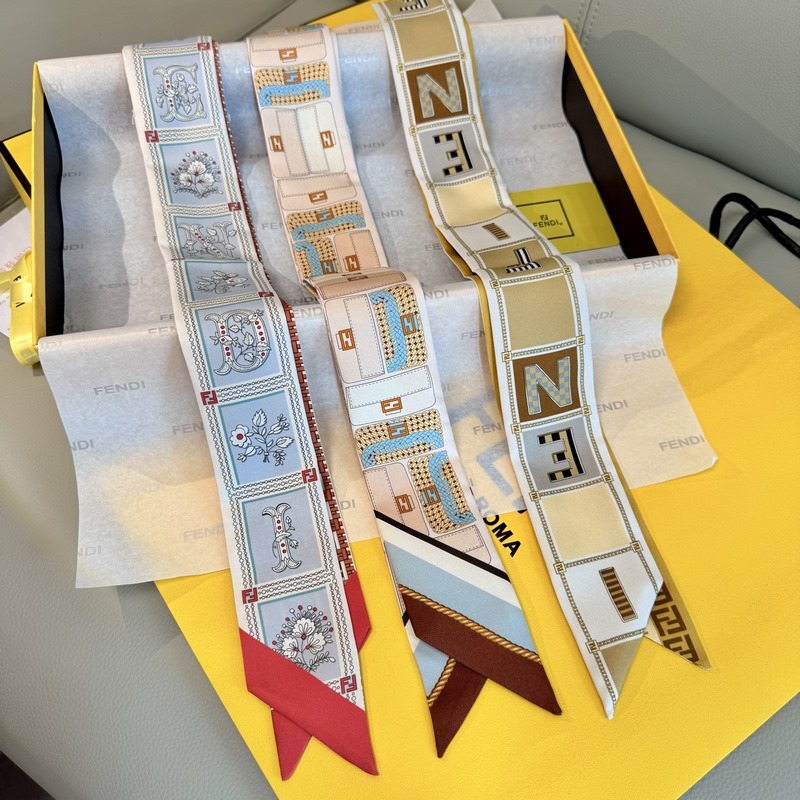 芬迪最讓人心動的絲巾終于出來啦，超有辨識 FENDI雙面佩戴束發帶絲巾 雙面可穿