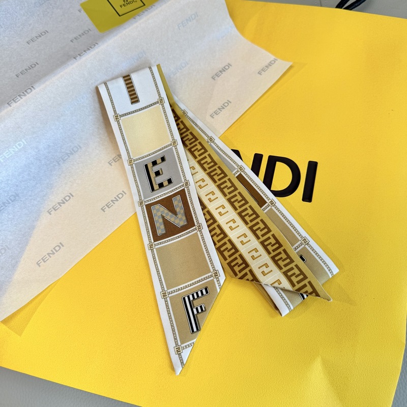 芬迪最讓人心動的絲巾終于出來啦，超有辨識 FENDI雙面佩戴束發帶絲巾 雙面可穿