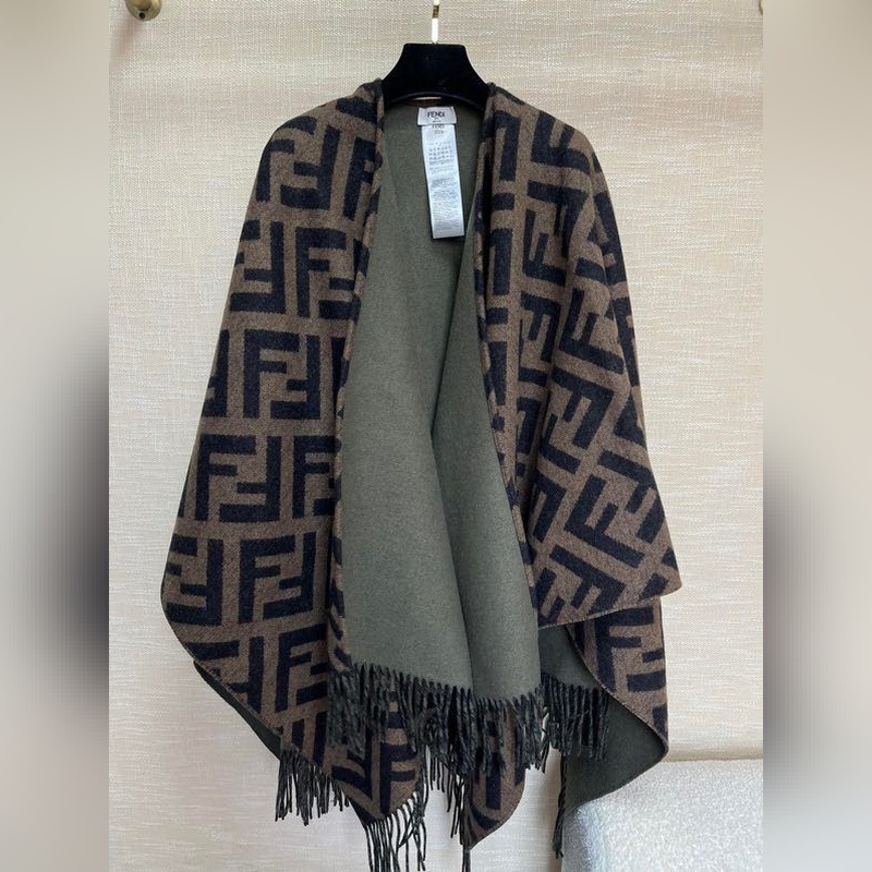 極品原單 芬迪Fendi重磅最新經(jīng)典FF字母元素雙面老花鬥篷，大極品，專櫃155