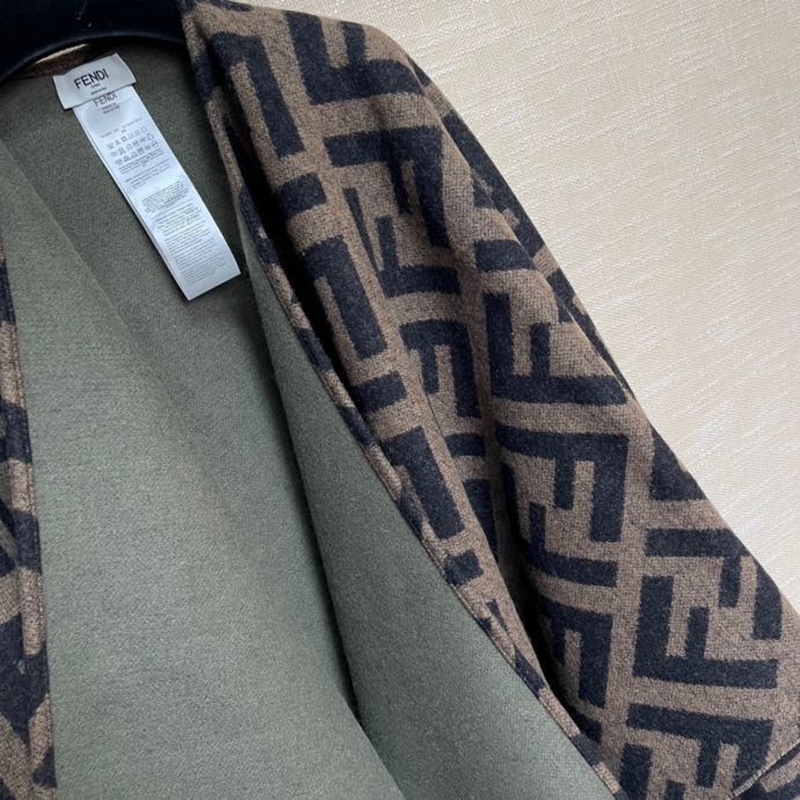 極品原單 芬迪Fendi重磅最新經(jīng)典FF字母元素雙面老花鬥篷，大極品，專櫃155