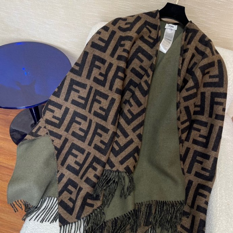 極品原單 芬迪Fendi重磅最新經(jīng)典FF字母元素雙面老花鬥篷，大極品，專櫃155