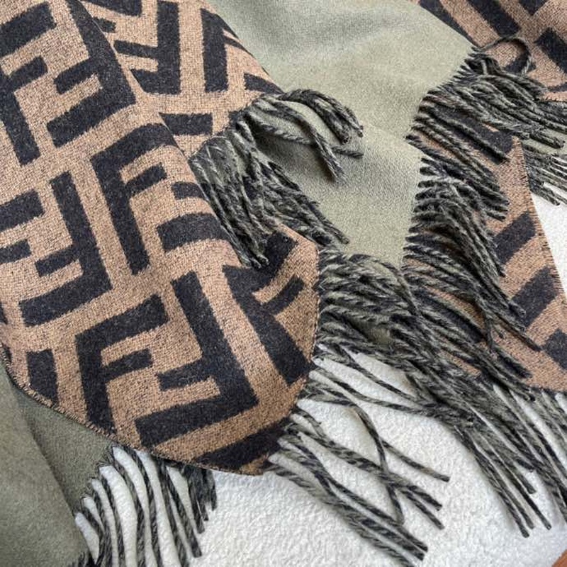 極品原單 芬迪Fendi重磅最新經(jīng)典FF字母元素雙面老花鬥篷，大極品，專櫃155