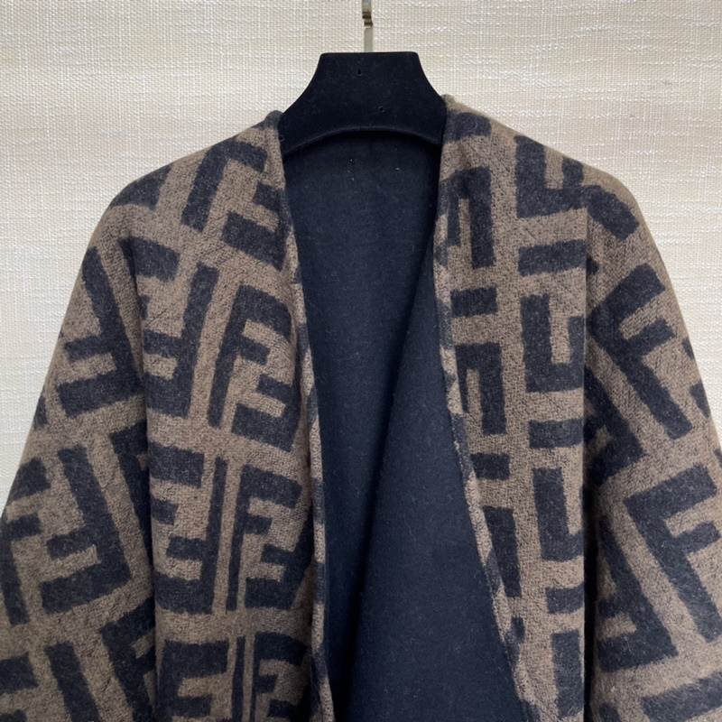 極品原單 芬迪Fendi重磅最新經典FF字母元素雙面老花鬥篷，大極品，專櫃155