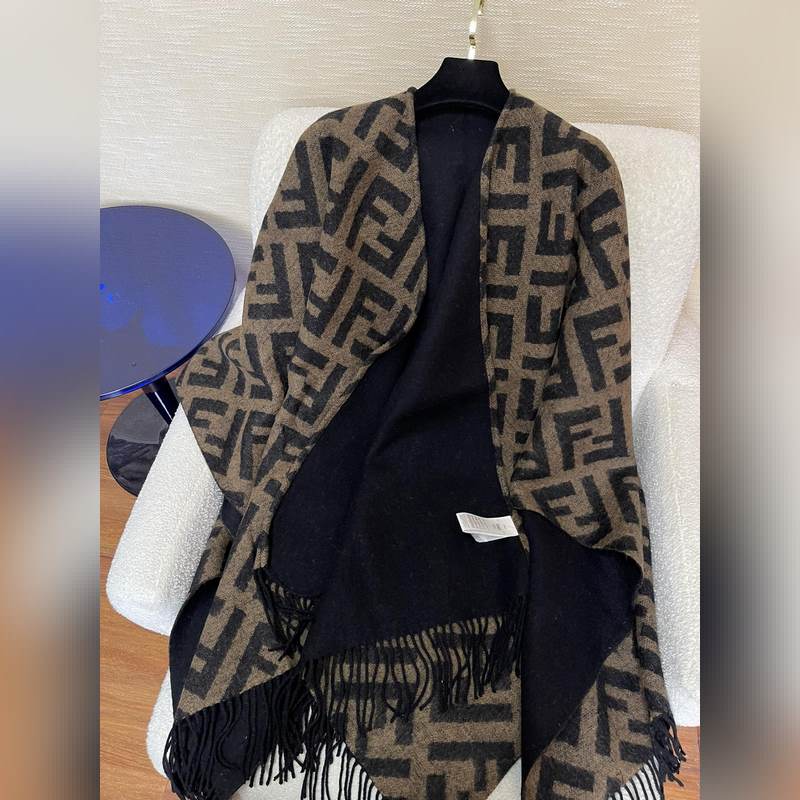 極品原單 芬迪Fendi重磅最新經典FF字母元素雙面老花鬥篷，大極品，專櫃155