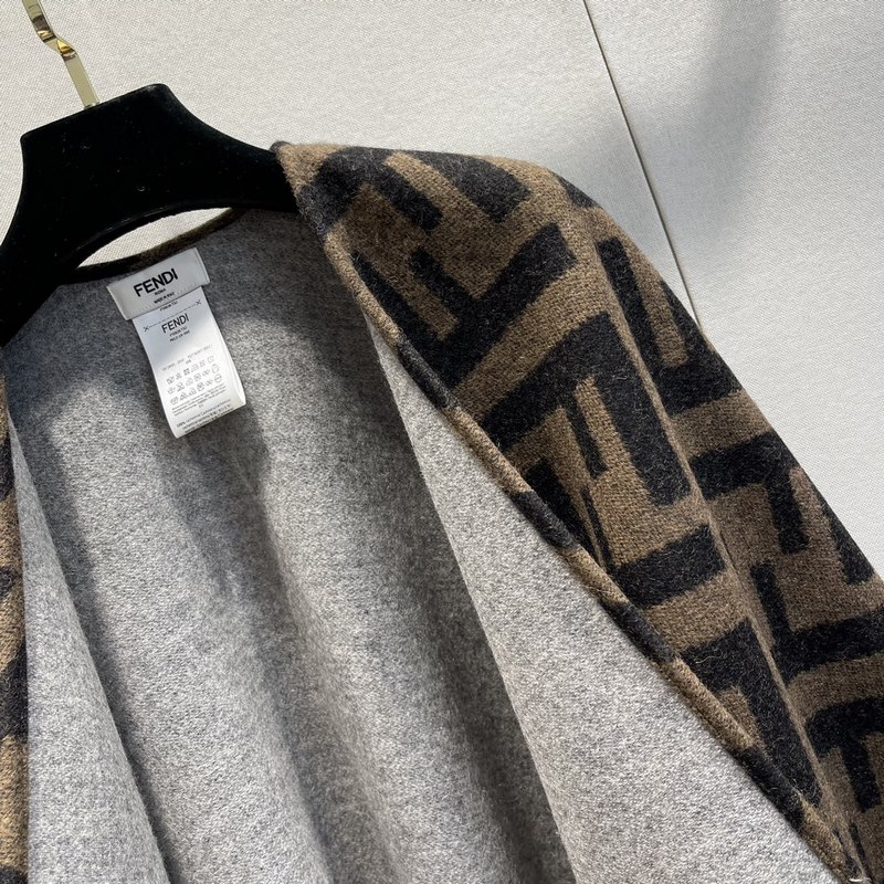 極品原單 芬迪Fendi重磅最新經(jīng)典FF字母元素雙面老花鬥篷，大極品，專櫃155