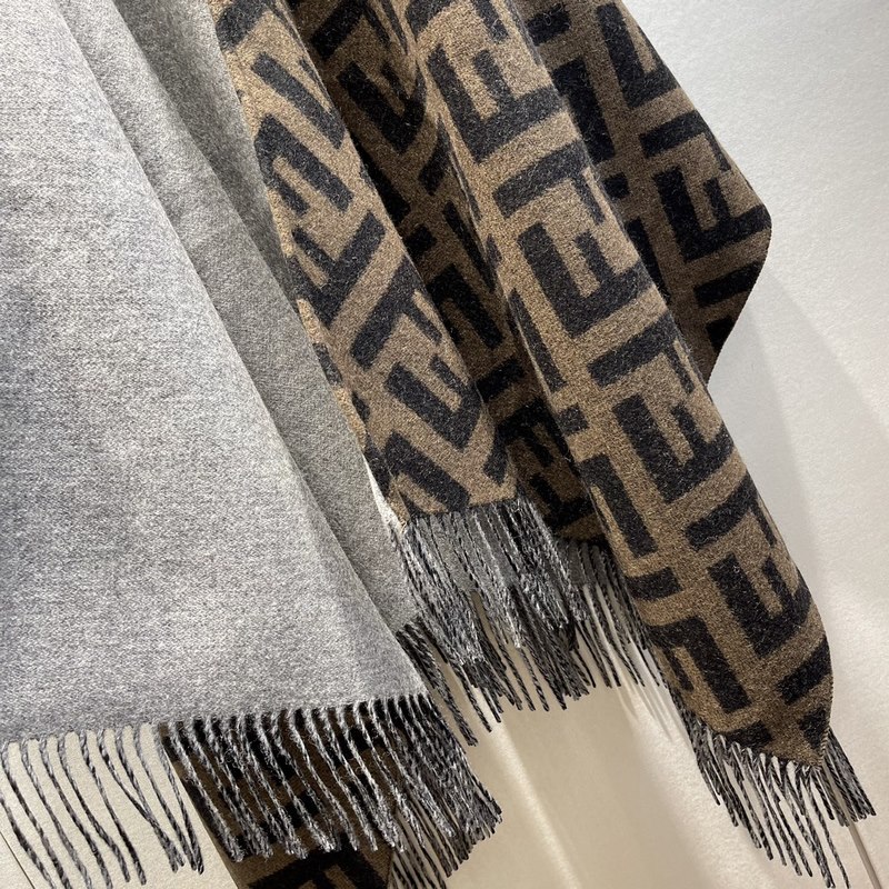 極品原單 芬迪Fendi重磅最新經(jīng)典FF字母元素雙面老花鬥篷，大極品，專櫃155