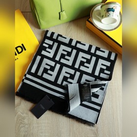 免代購 送原版布袋 極品 Fendi今年最火的圍巾 全世界都在搶的老花FF字母款