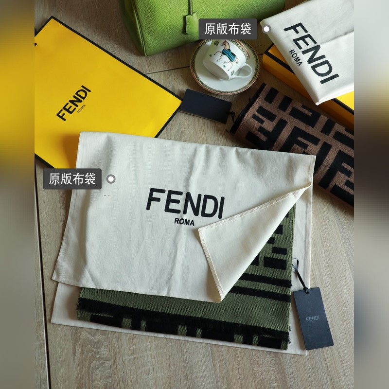 免代購 送原版布袋 極品 Fendi今年最火的圍巾 全世界都在搶的老花FF字母款