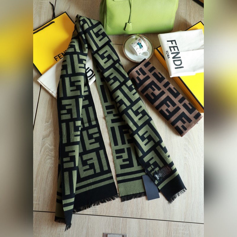 免代購 送原版布袋 極品 Fendi今年最火的圍巾 全世界都在搶的老花FF字母款