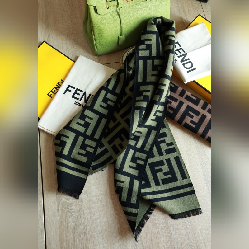 免代購 送原版布袋 極品 Fendi今年最火的圍巾 全世界都在搶的老花FF字母款