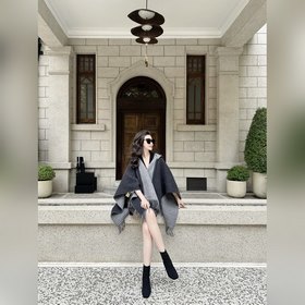 最新款外套式鬥篷，Fendi兩面穿帶帽子鬥篷，Fendi新款鬥篷，又一款神操作兩