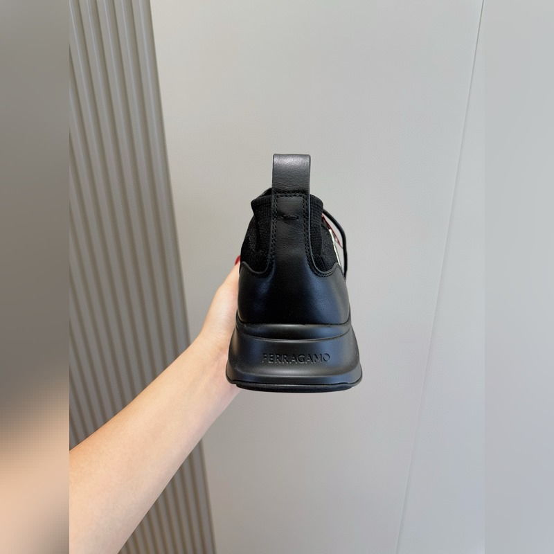 Ferragamo Gancini飛織低幫運動鞋采用混色紋理的技術性雙面針織面料