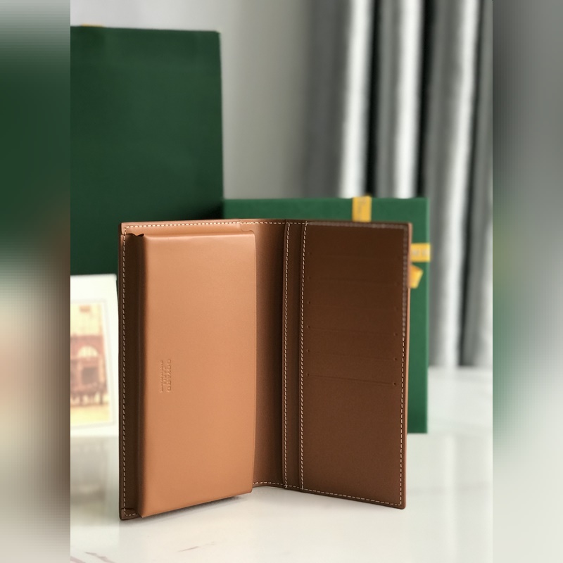 戈雅 Saint-Lambert 是由Goyardine 帆布配頭層小牛皮精心制