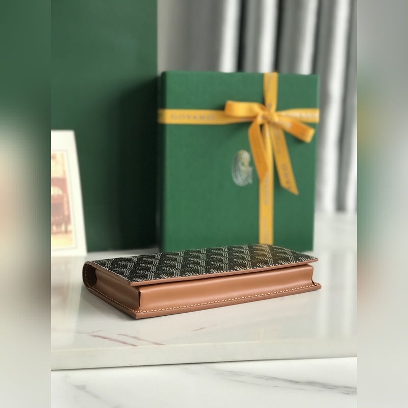 戈雅 Saint-Lambert 是由Goyardine 帆布配頭層小牛皮精心制