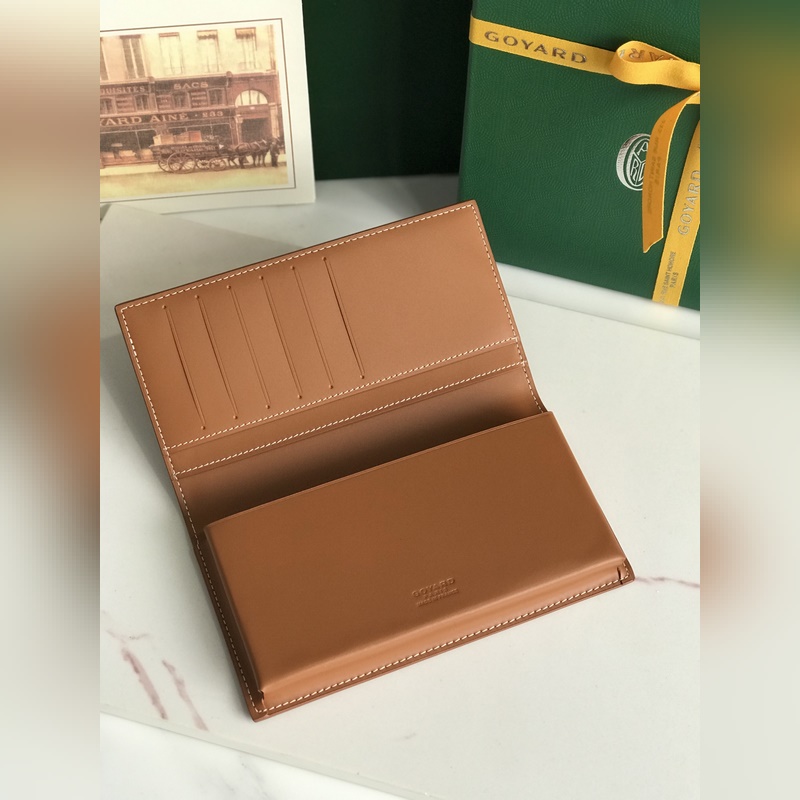 戈雅 Saint-Lambert 是由Goyardine 帆布配頭層小牛皮精心制