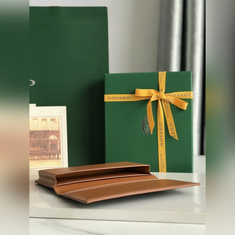 戈雅 Saint-Lambert 是由Goyardine 帆布配頭層小牛皮精心制