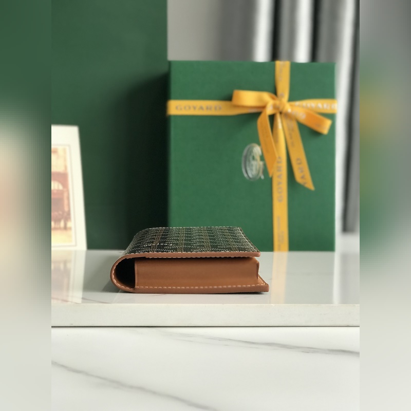 戈雅 Saint-Lambert 是由Goyardine 帆布配頭層小牛皮精心制