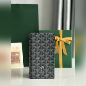 戈雅 Saint-Lambert 是由Goyardine 帆布配頭層小牛皮精心制