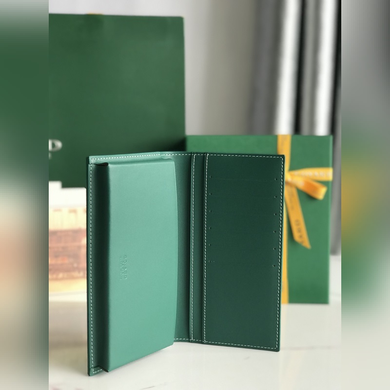 戈雅 Saint-Lambert 是由Goyardine 帆布配頭層小牛皮精心制