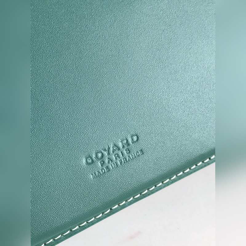 戈雅 Saint-Lambert 是由Goyardine 帆布配頭層小牛皮精心制