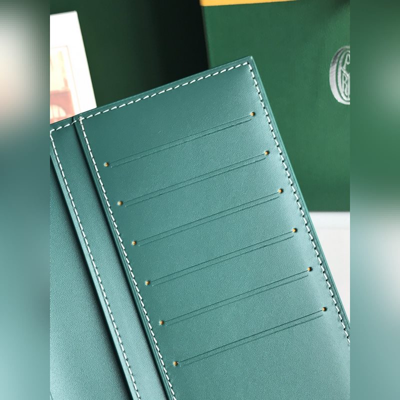 戈雅 Saint-Lambert 是由Goyardine 帆布配頭層小牛皮精心制