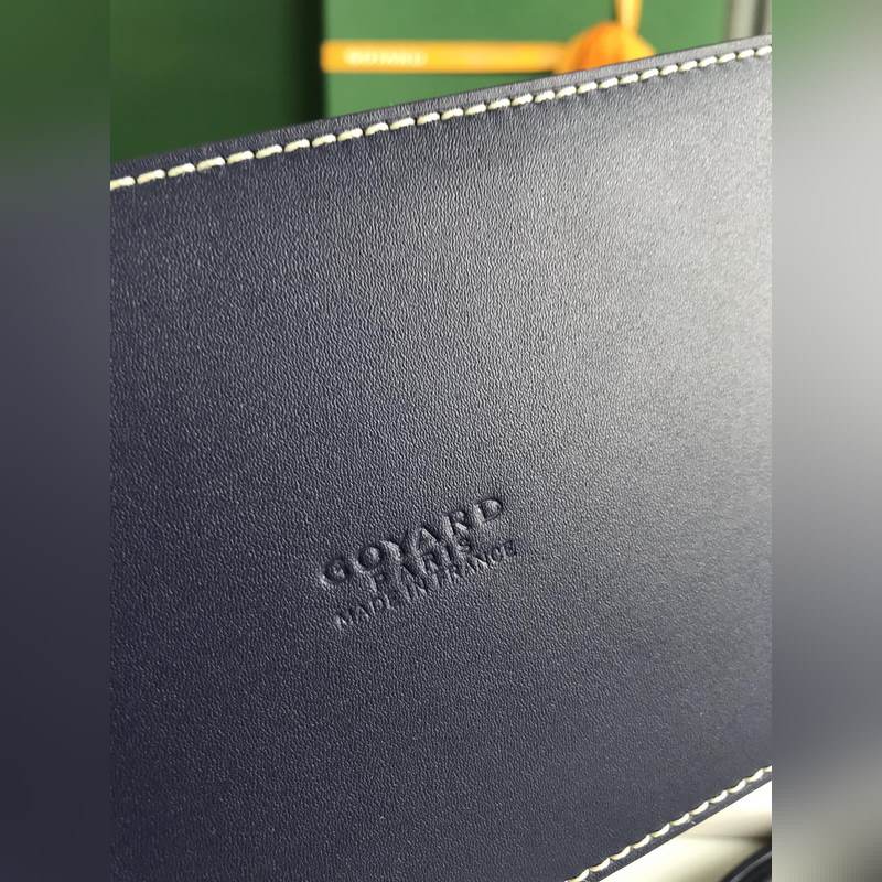 Goyard Vend?me貝殼包 傳承了品牌獨(dú)一無二的工藝風(fēng)格和精湛技術(shù)：可拆