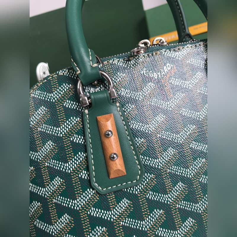 Goyard Vend?me貝殼包 傳承了品牌獨一無二的工藝風格和精湛技術：可拆