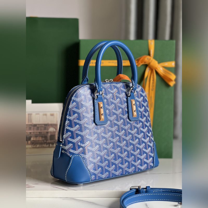 Goyard Vend?me貝殼包 傳承了品牌獨(dú)一無二的工藝風(fēng)格和精湛技術(shù)：可拆