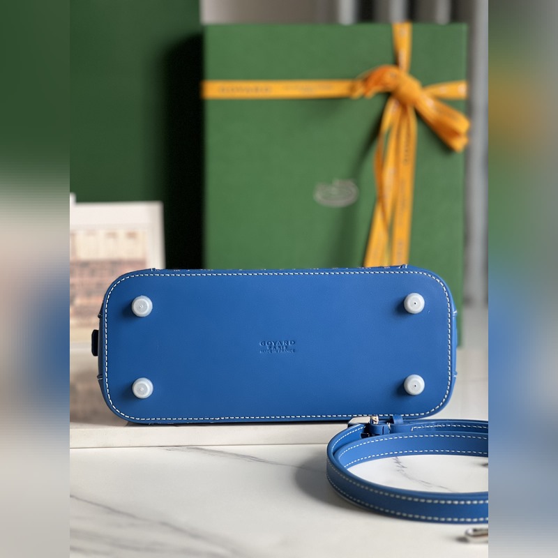 Goyard Vend?me貝殼包 傳承了品牌獨(dú)一無二的工藝風(fēng)格和精湛技術(shù)：可拆