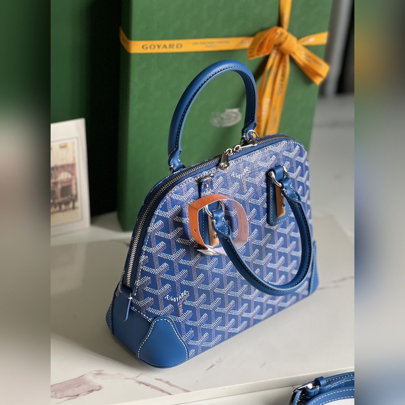Goyard Vend?me貝殼包 傳承了品牌獨(dú)一無二的工藝風(fēng)格和精湛技術(shù)：可拆
