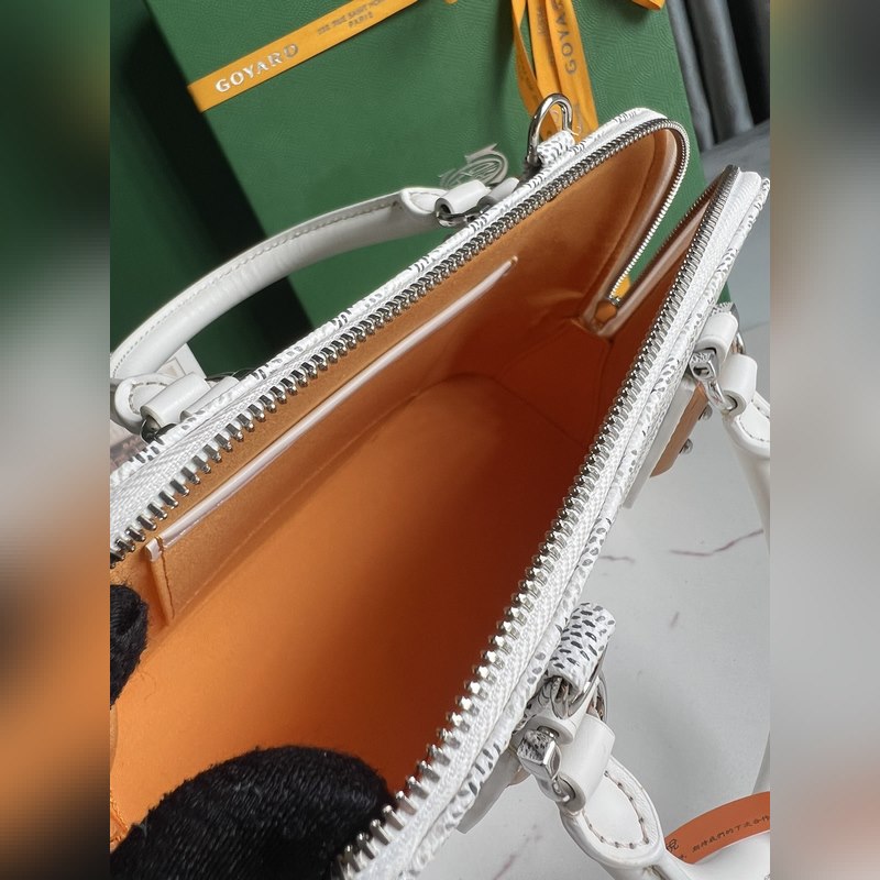 Goyard Vend?me貝殼包 傳承了品牌獨一無二的工藝風格和精湛技術：可拆