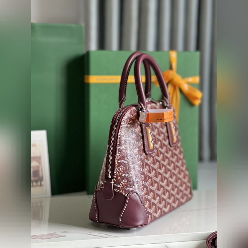 Goyard Vend?me貝殼包 傳承了品牌獨一無二的工藝風格和精湛技術：可拆