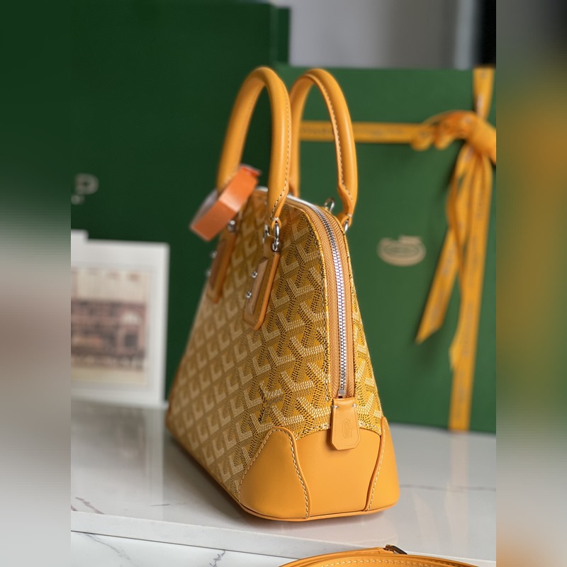 Goyard Vend?me貝殼包 傳承了品牌獨一無二的工藝風格和精湛技術：可拆