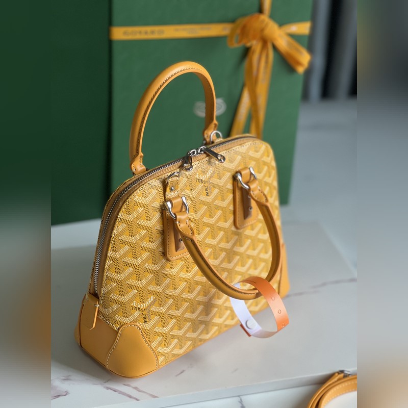 Goyard Vend?me貝殼包 傳承了品牌獨一無二的工藝風格和精湛技術：可拆