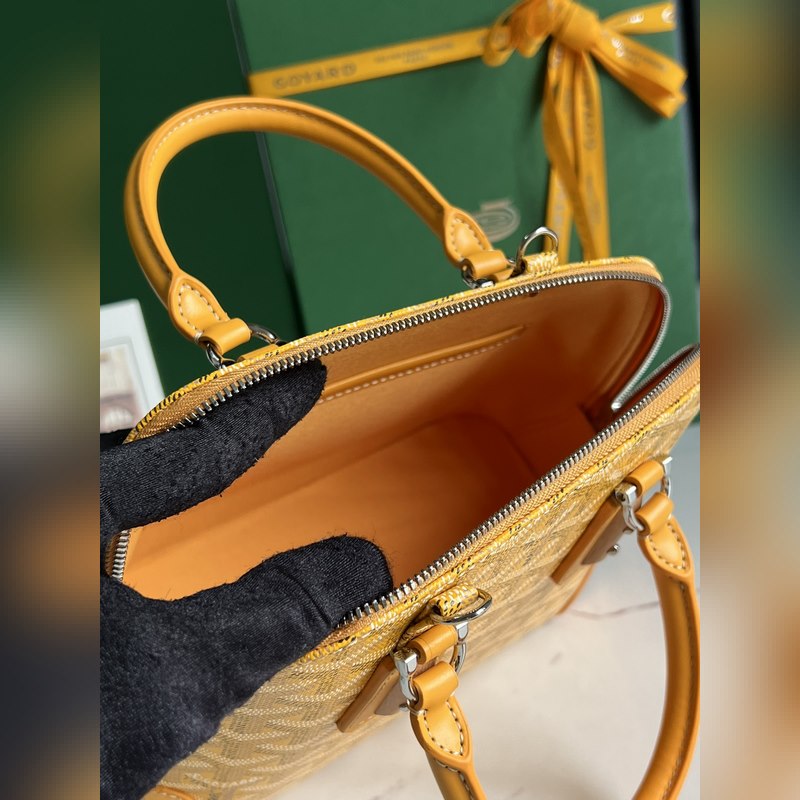 Goyard Vend?me貝殼包 傳承了品牌獨一無二的工藝風格和精湛技術：可拆