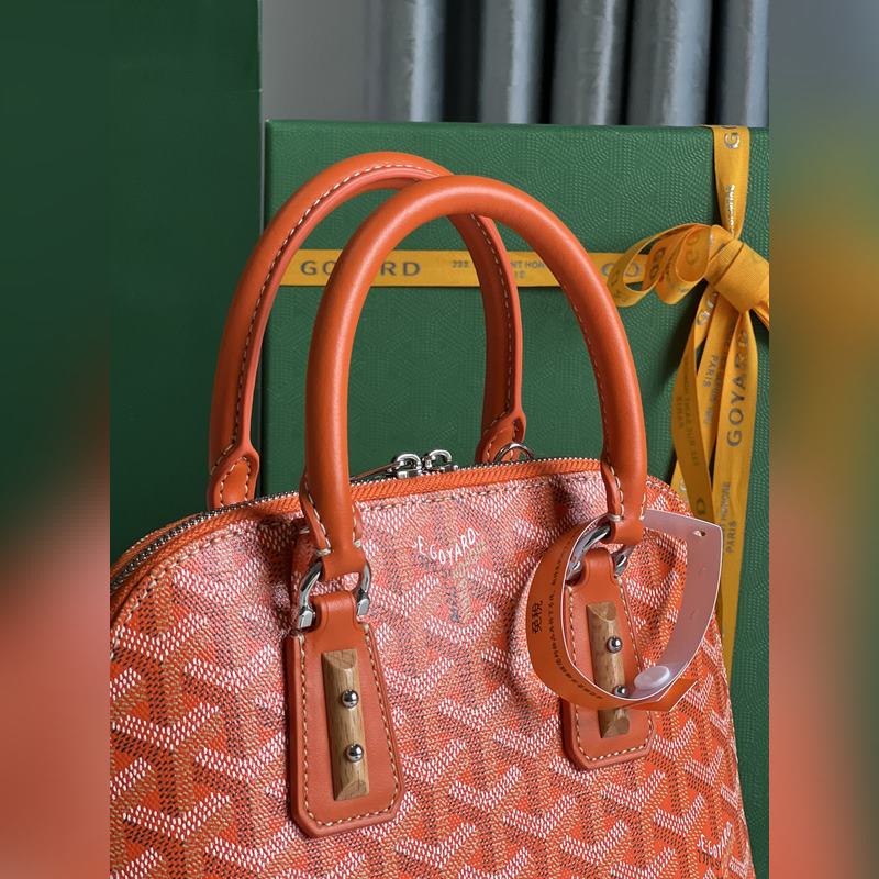 Goyard Vend?me貝殼包 傳承了品牌獨(dú)一無(wú)二的工藝風(fēng)格和精湛技術(shù)：可拆